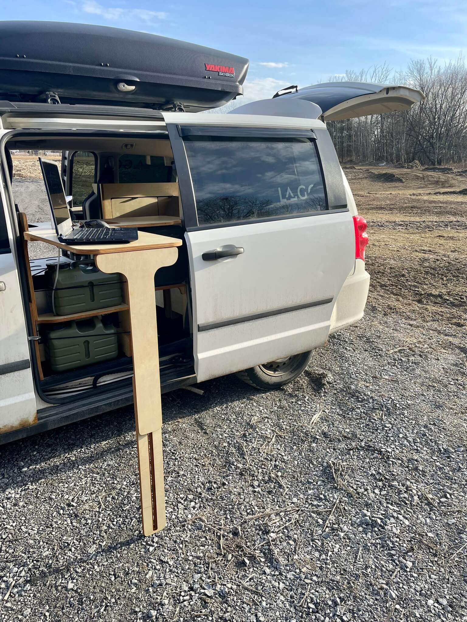 Minivan conversion Hygge - Extérieur Table 